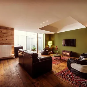 Apartment 17